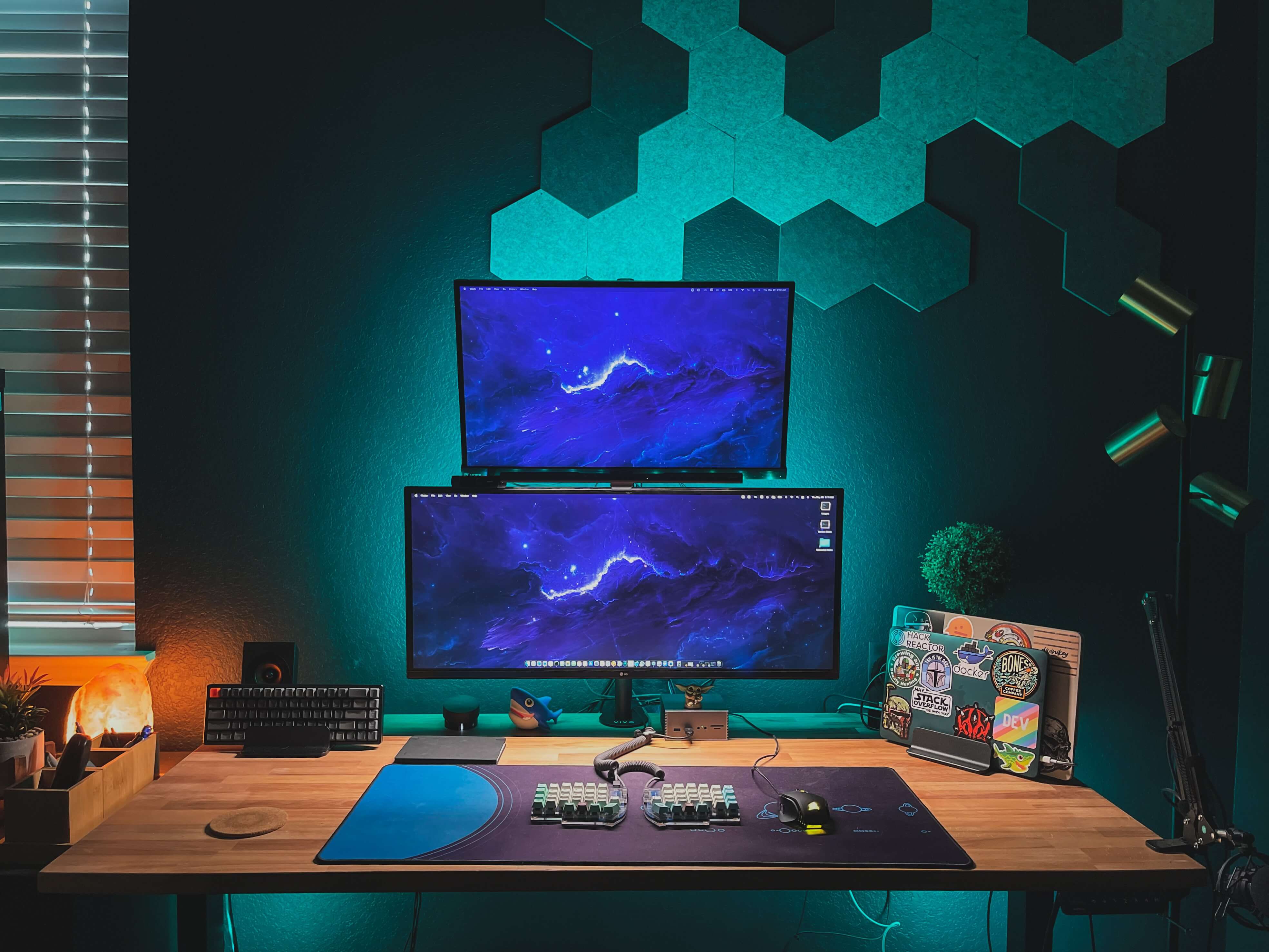 Eye-Candy on Your Desk: Transforming Your Monitor Setup into a Visual Paradise